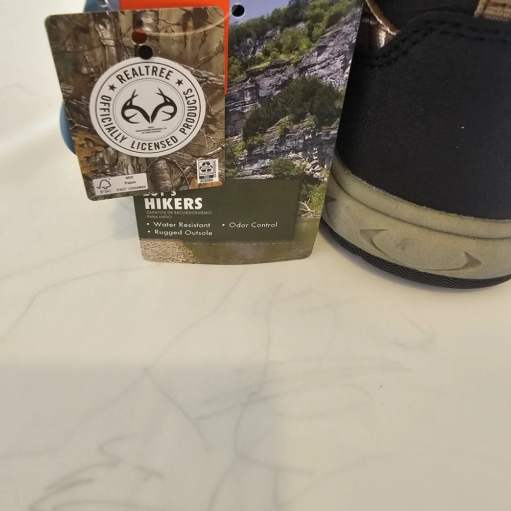 Ozark Trail Hiking Boots for Boys – Realtree Camouflage